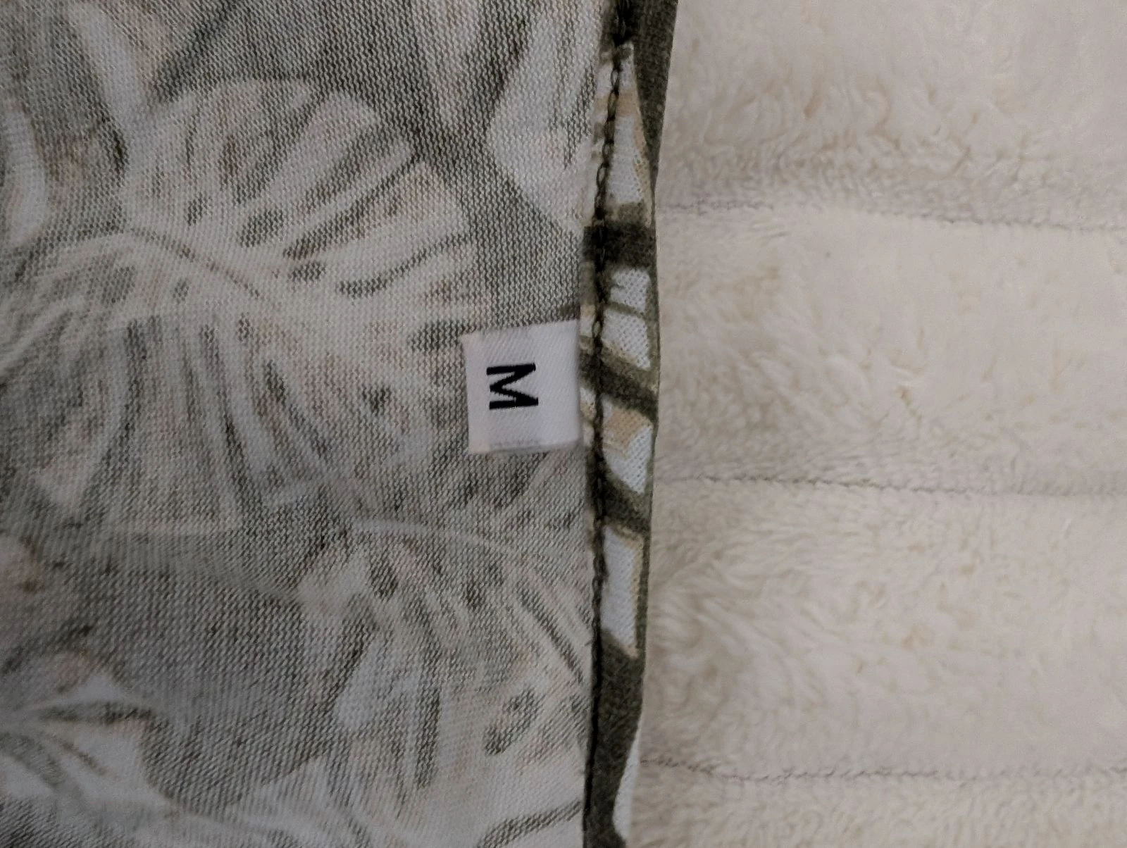 Magnífico vestido longo fluido cáqui estampado monstera / tropical tamanho M – photo 6